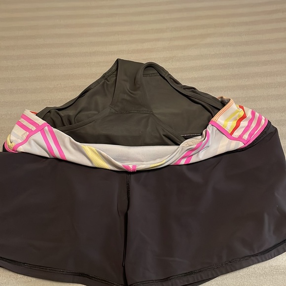 Women’s Lululemon shorts, size 8 - Picture 7 of 7